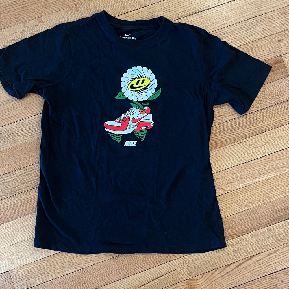 Nike Navy Tee with Vibrant Graphic